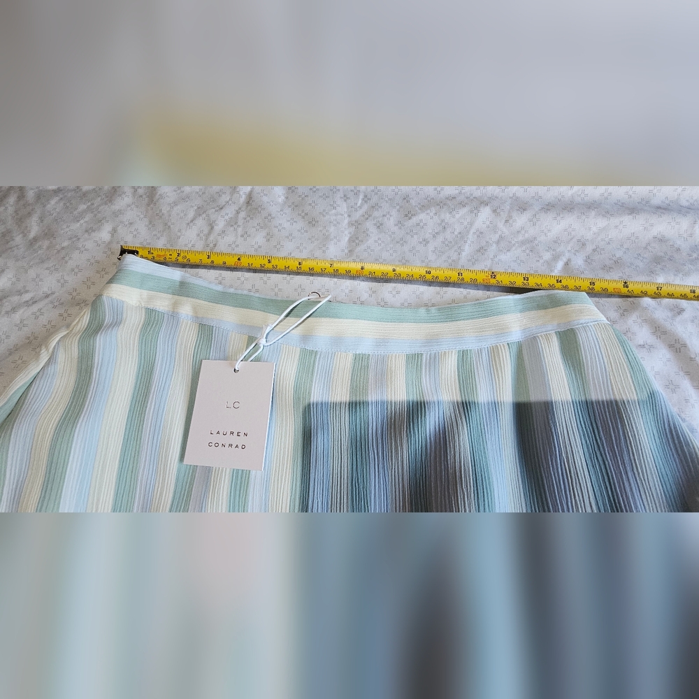 LC Lauren Conrad Asymmetrical Skirt in Light Blue and White - Picture 5 of 5
